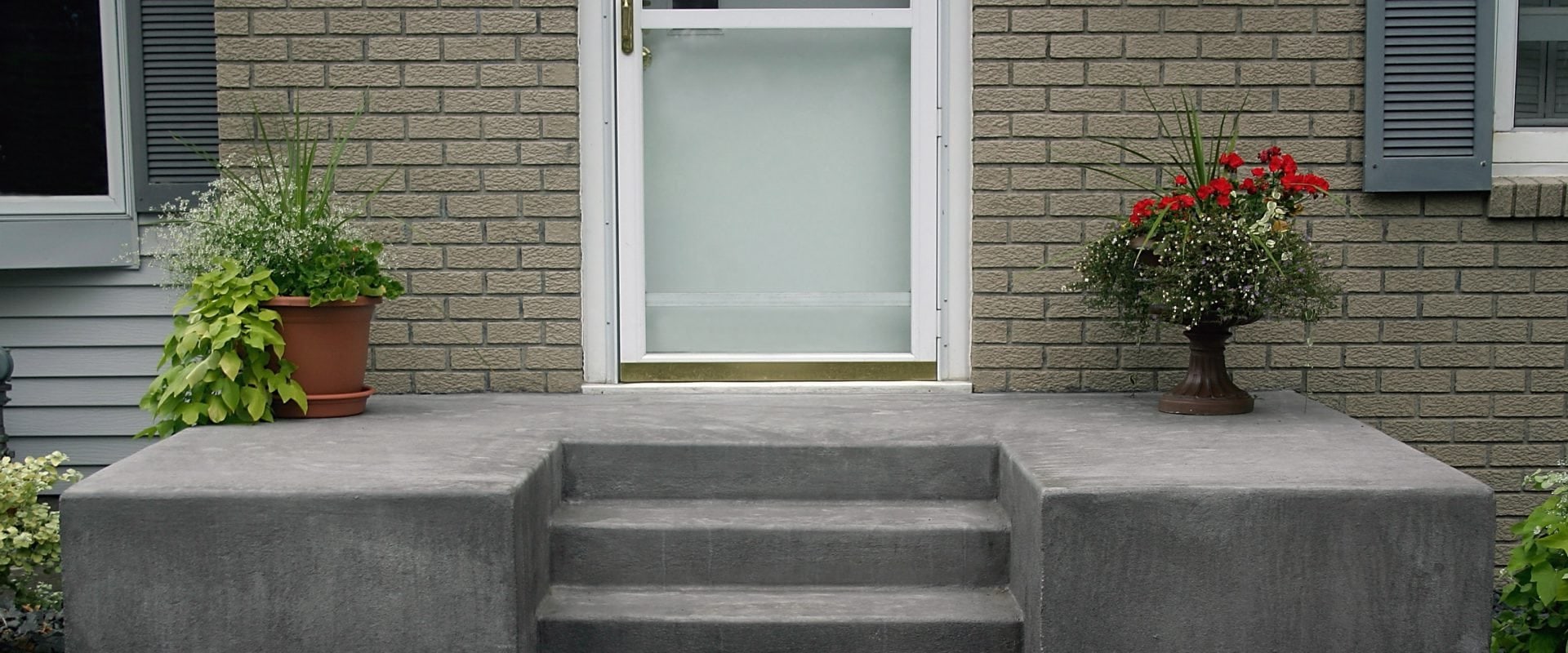 How much does it cost to repair concrete steps?