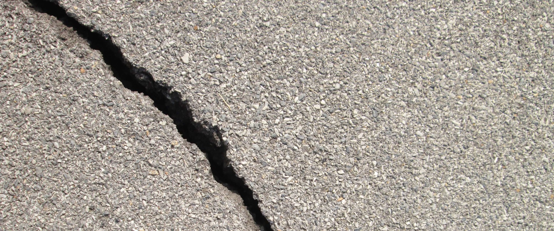 How to Repair Your Concrete Driveway and Avoid Replacing It